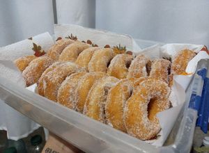 Una foto de Rosquitas y bolitas de fraile !!!! esponjosas y ricas 😋