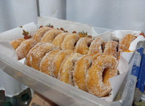Una foto de Rosquitas y bolitas de fraile !!!! esponjosas y ricas 😋