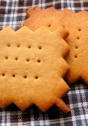 A picture of Macrobiotic Spicy Shortbread Cookies.