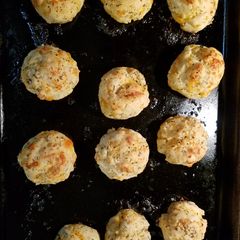 A picture of Gluten Free Garlic Cheddar Biscuits.