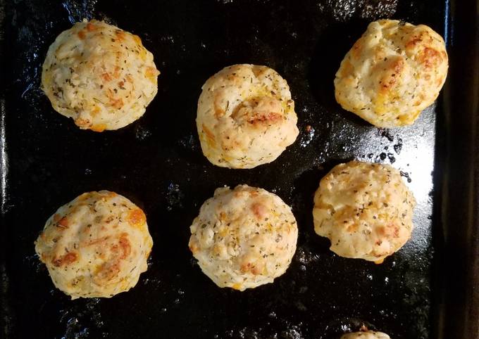 Recipe: Delicious Gluten Free Garlic Cheddar Biscuits
