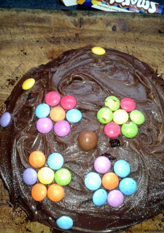 A picture of chocolate fudge cake :).
