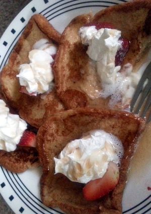 A picture of Strawberry French toast.