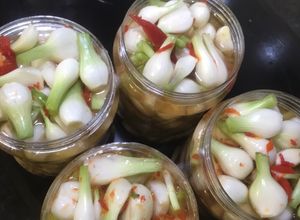 Hình của món Hành muối chua ngọt ngày tết.