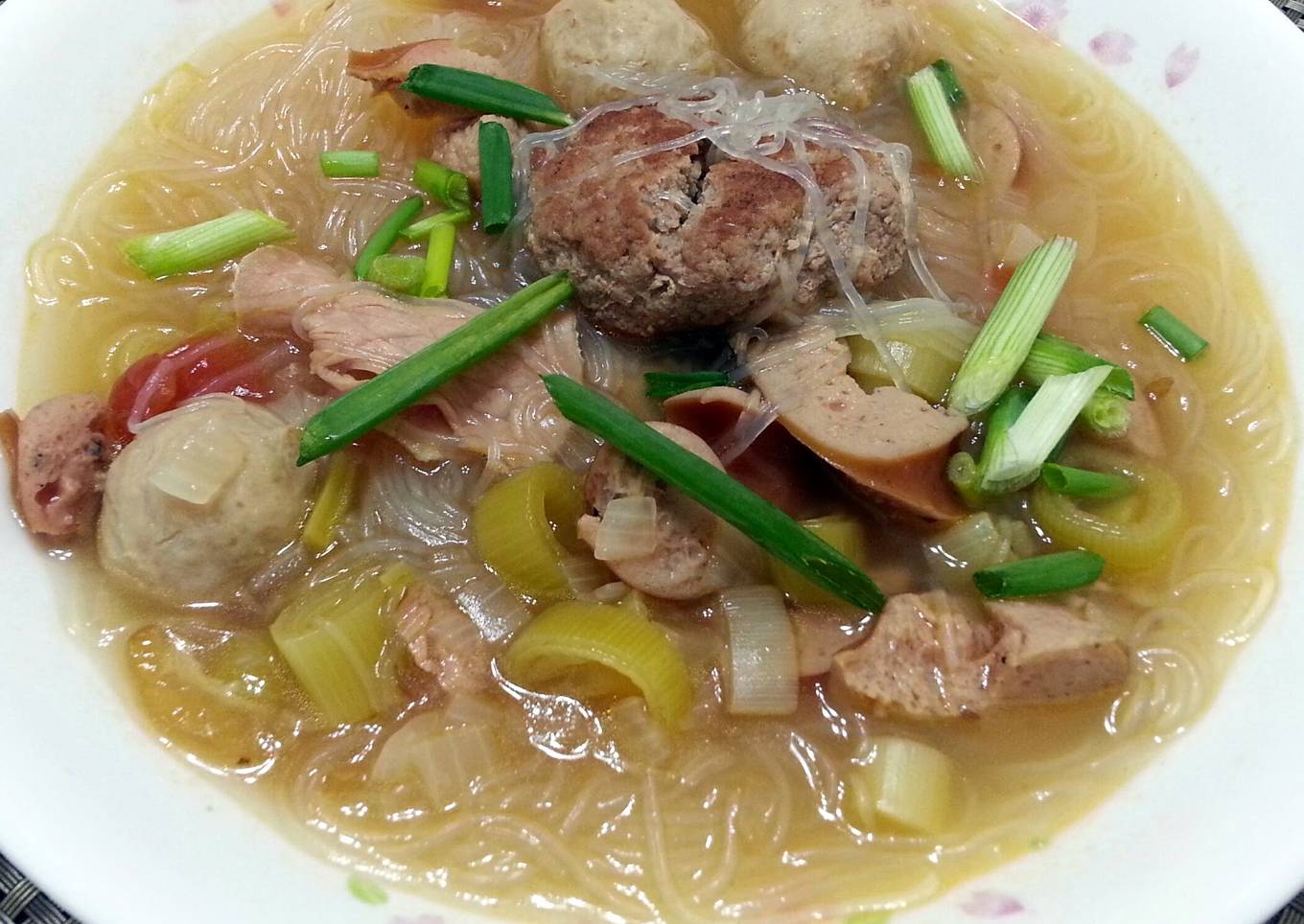 Cellophane noodles in pork soup