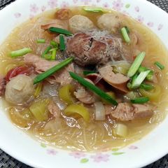 A picture of Cellophane Noodle In Pork Soup.