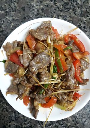 Hình của món Gan xào xả ớt.