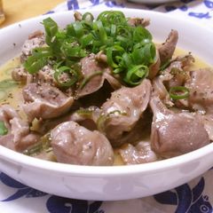 A picture of Stir-Fried Chicken Gizzards with Green Onion, Salt, and Lemon.