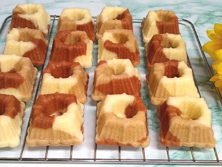 Langkah Mudah untuk Membuat Resep Bolu kukus tiramisu mini yang Menggugah Selera Anti Ribet, Menggugah Selera
