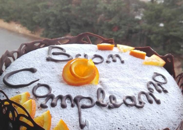 Torta all&#39;arancia con cioccolato
