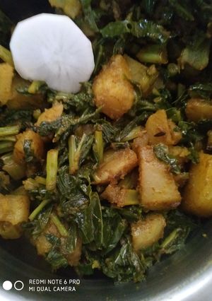 मूली के पत्तों की सब्जी (Mooli ke patto ki sabzi recipe in hindi) रेसिपी मुख्य फोटो
