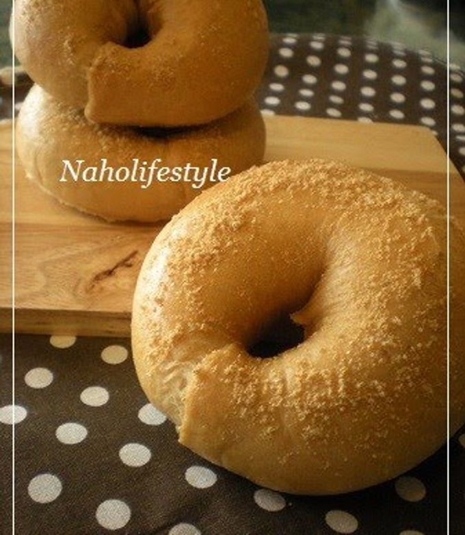 A picture of Kinako Roasted Soy Flour Bagels.