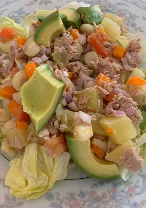 Una foto de Ensalada de atún- merienda completa si buscas perder peso