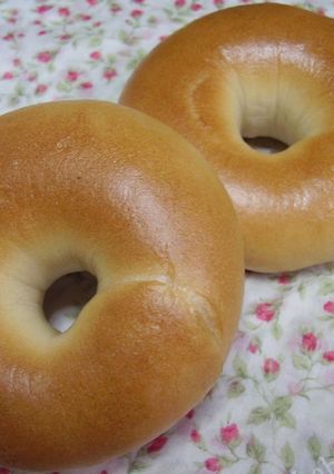 A picture of Beautifully Glossy Bagels.