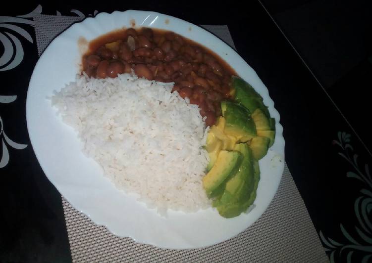 How to Make Homemade White rice with yellow bean&#39;s #authors marathon