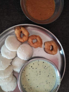 A picture of Idli sambar.