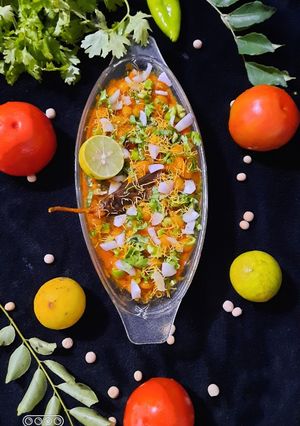 ઘૂગની(ghugni Recipe In gujatati) રેસીપી મુખ્ય ફોટો