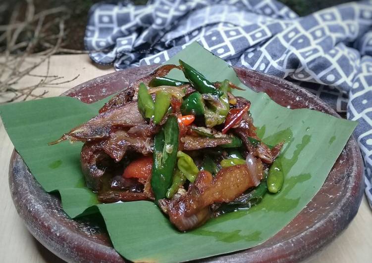 Tumis ikan asin cabe hijau