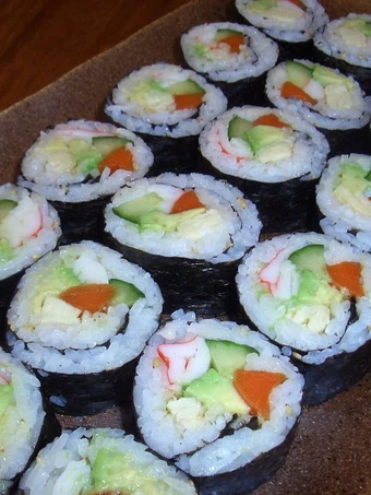 Easy Steps to Make|Recipe} Japanese-Western Fusion Fat California Rolls with Kombu Seaweed the Delicious