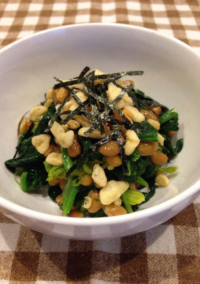 A picture of Spinach and Natto with Tempura Crumbs.