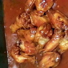 A picture of perries hot wings.