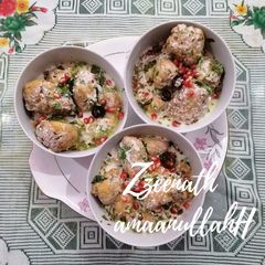 A picture of Mysore Bonda Dahi vada.