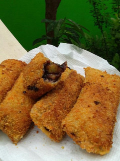 Foto resep Risoles roti pisang coklat enak nannnnn🐣 simple