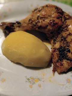 Una foto de Tutos de pollo al limón al horno requete fáciles
