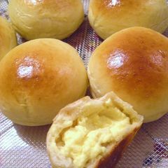A picture of Cheesecake Bread.