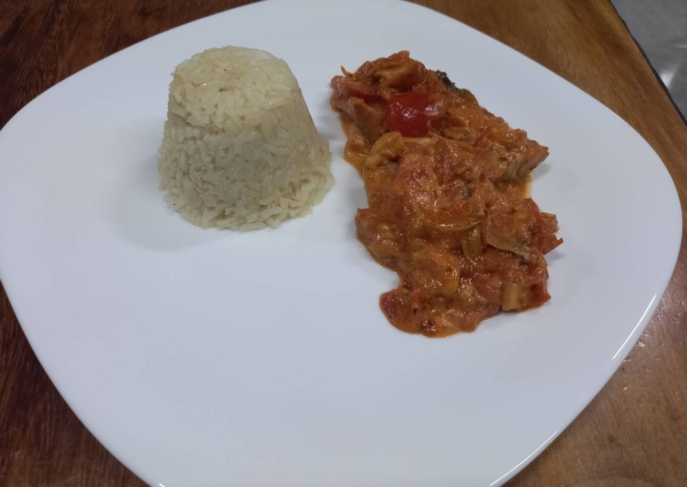 Filete de pescado horneado con aderezo