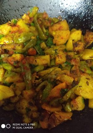 परवल आलू की सब्जी (Parwal aloo ki sabzi recipe in hindi) रेसिपी मुख्य फोटो
