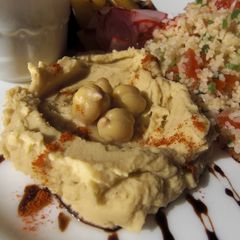 A picture of Moroccan Style Hummus.