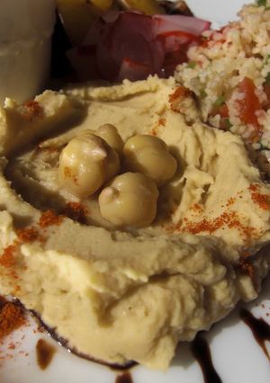 A picture of Moroccan Style Hummus.