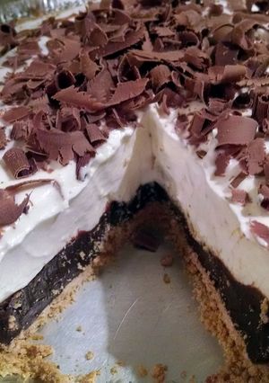A picture of Smores Pie.