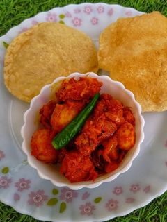 লুচি আলুরদম (luchi aloor dum recipe in Bengali) রেসিপির প্রধান ছবি