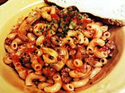 A picture of macaroni with chicken