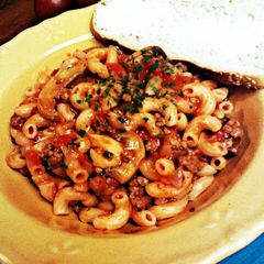 A picture of Crockpot Macaroni and Beef/Chicken.