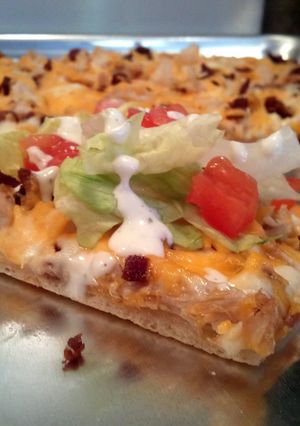 A picture of Chicken Club Pizza.