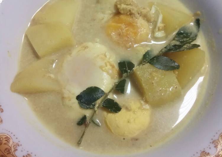 Resep Telur kentang masak santan (boh manok peu lemak) Anti Gagal
