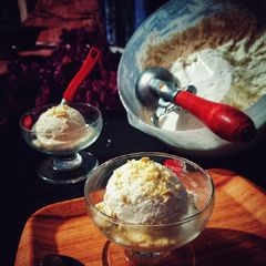 A picture of Vanilla ice cream.