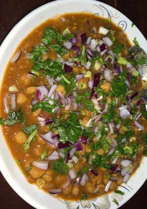 छोले मसाला (Chole masala recipe in Hindi) रेसिपी मुख्य फोटो