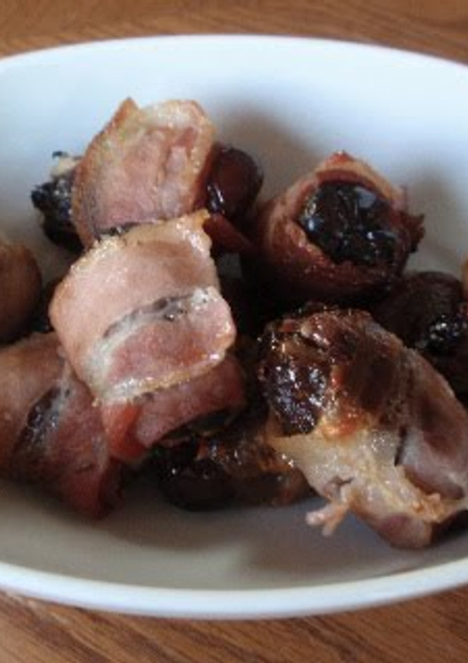 A picture of Dates Wrapped in Bacon.