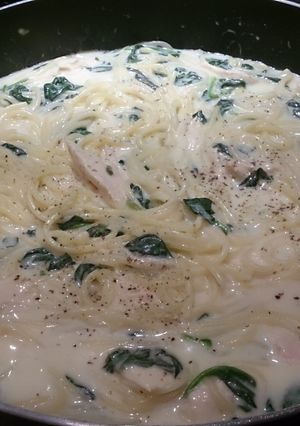 A picture of Turkey leftovers/ spaghetti turkey florentine.