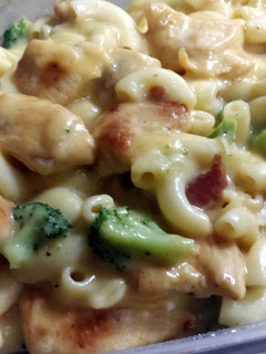 A picture of Chicken Broccoli- Mac and Cheese with Bacon.