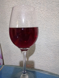 Una foto de Clericot vino rosado Cuatro Soles