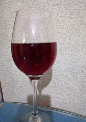 Una foto de Clericot vino rosado Cuatro Soles