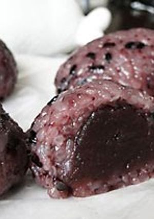 A picture of Black Rice and Koshi-an Koshi-An Ohagi.
