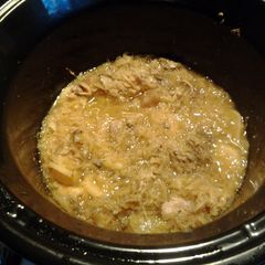 A picture of Crockpot Pork and Kraut.