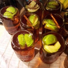 A picture of peach liquor.