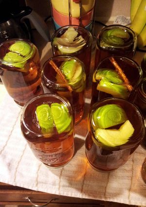 A picture of peach liquor.